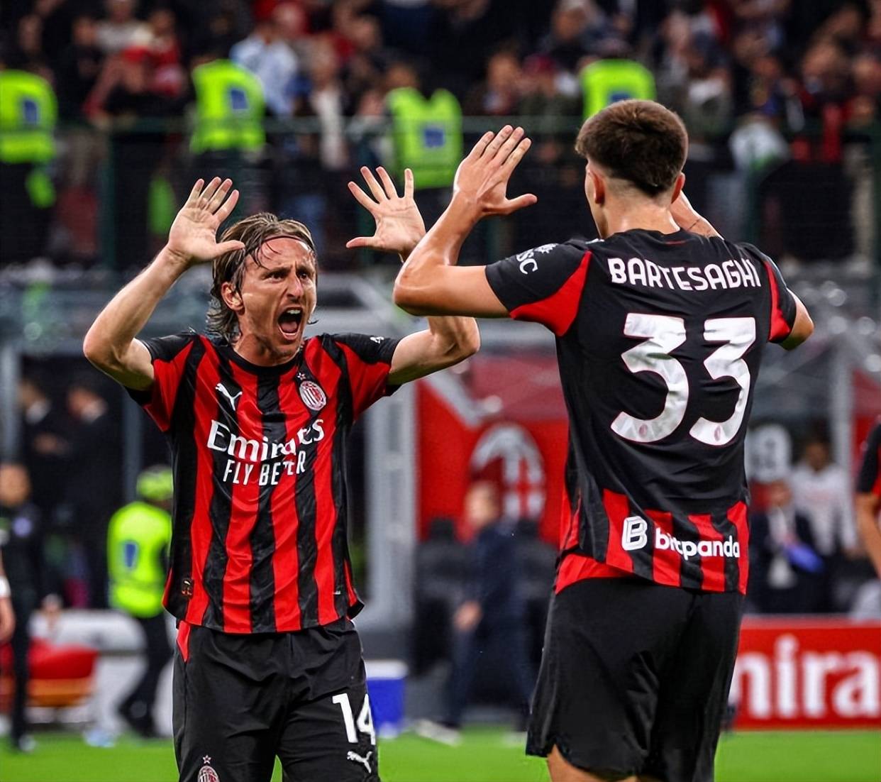 英超战报：利物浦2-1战胜曼联,