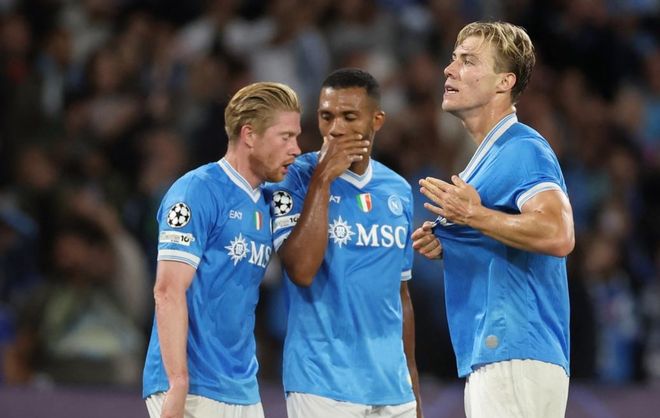 镜报：利物浦持续阵容大清洗，三位青训小将可能离队